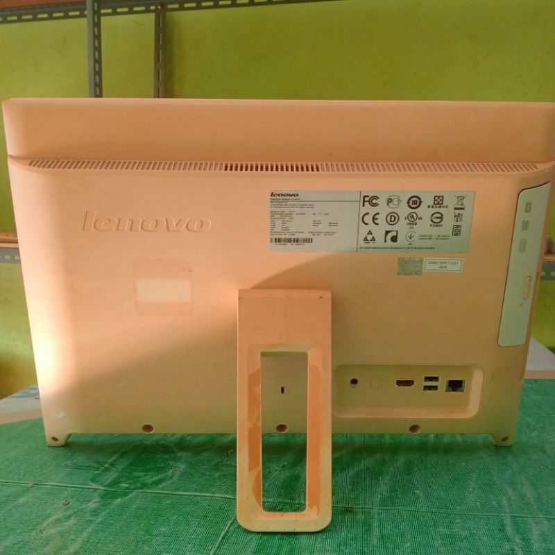 PC AIO LENOVO CELERON RAM 4 GB HDD 500GB LAYAR 20 INN