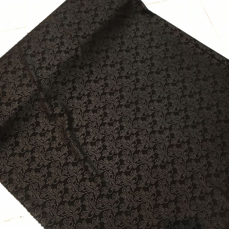 Kain Jet Black Emboss Motif / Hitam Pekat / Lady Motif / Bordir Halus / Lebar 150cm
