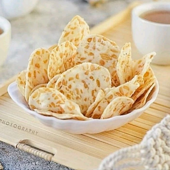 

Keripik Tempe Sagu Crispy 250gr Gurih Renyah Cemilan Enak Jajanan Camilan Kiloan