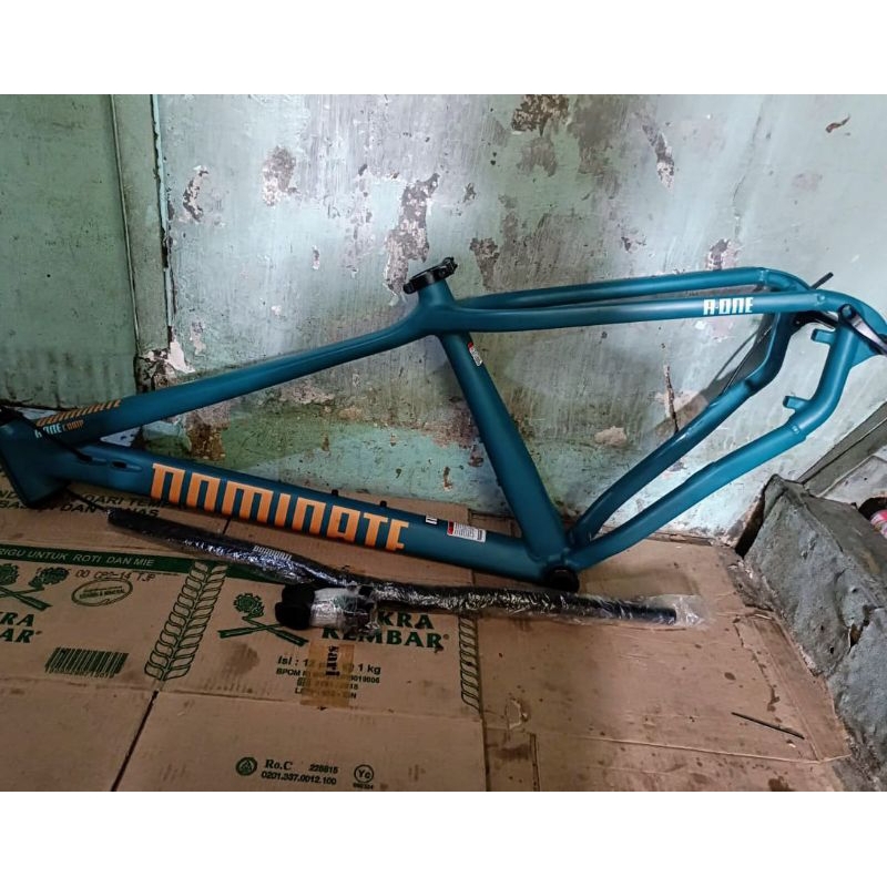 frame dominate A_one size M 27,5