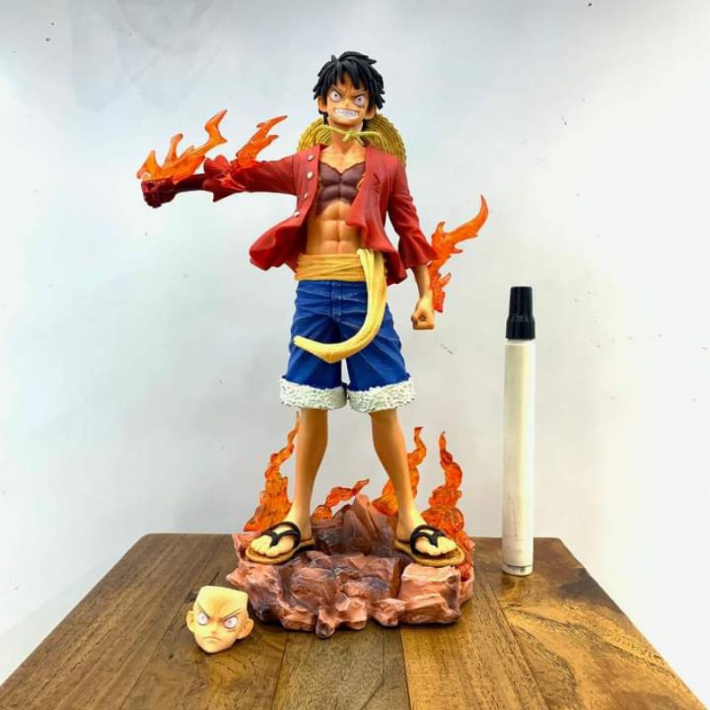 mainan action figure luffy gear meteor one piece monkey d luffy Tinggi 30 cm statue detail 

BeppBB 