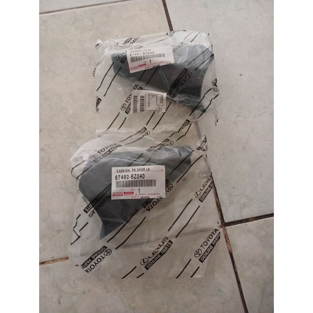 GARNISH FR DOOR LH 67492-bz040, 67491-BZ040