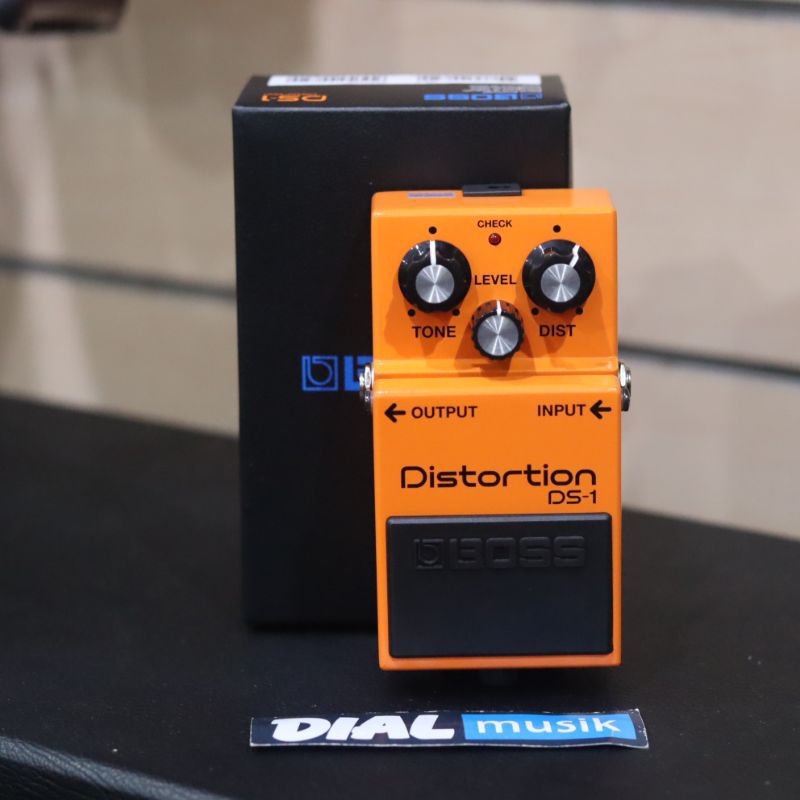 Boss DS-1 Distortion - Efek Gitar Original DS-1