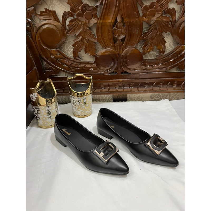 Sepatu Pansus Wanita Model Tali Pinggang