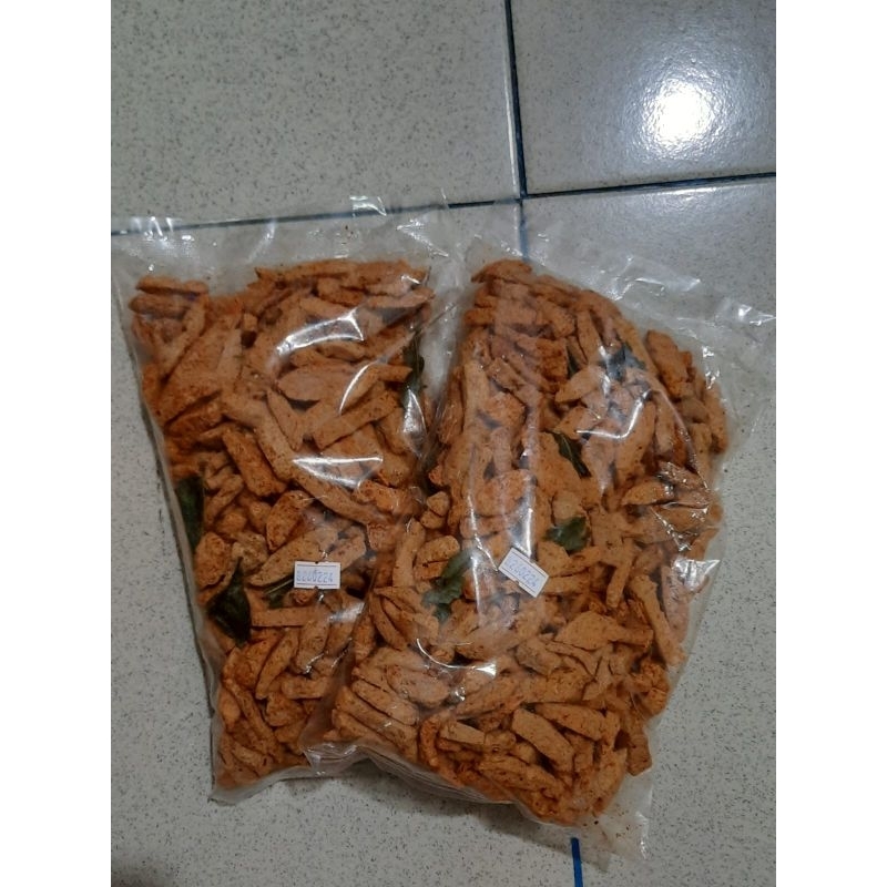 

Aneka Snack ( Stik Balado , Basreng, Makaroni Pedas, Twister Coklat, Kuping Gajah )