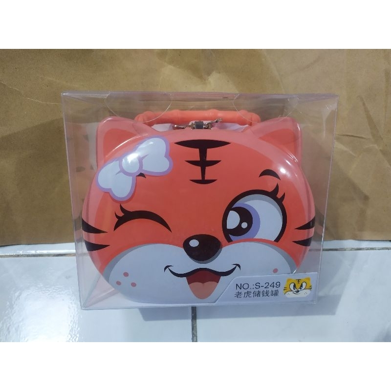 Celengan Bentuk Unicorn  dan Macan, Celengan Anak, Tempat Menyimpan Uang