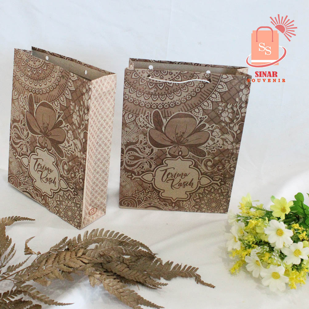 

TAS KERTAS KADO MUAT SNACK - PAPER BAG BATIK KECIL MINI UK 16 X 5 X 21 SIAP KIRIM