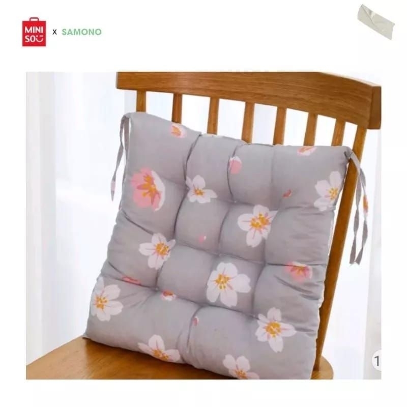 MINISO BANTAL DUDUK SERIES FLOWER GRAY