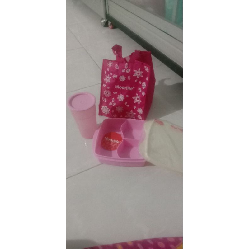 Tempat makan set Moorlife