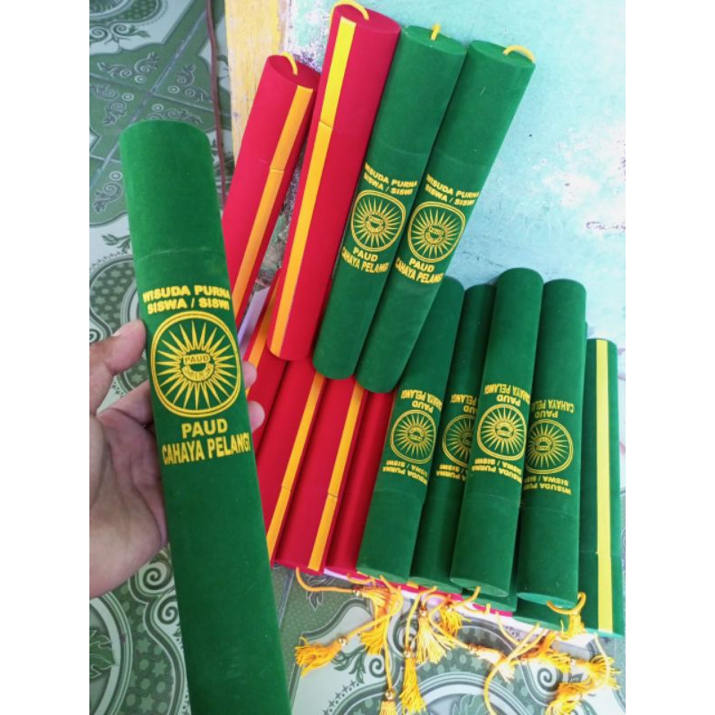 

tabung wisuda