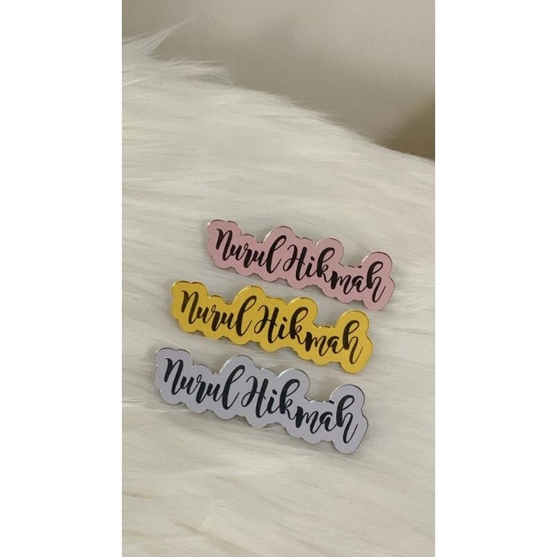 

Bros Hijab Akrilik Name Tag Dada
