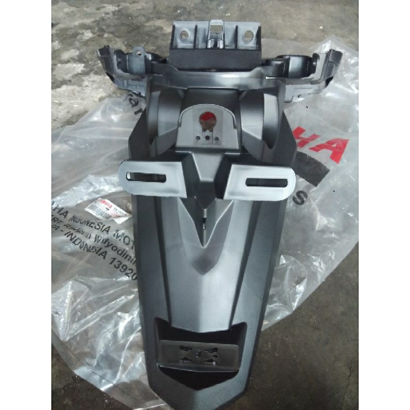 spakbor belakang Nmax new ori yamaha