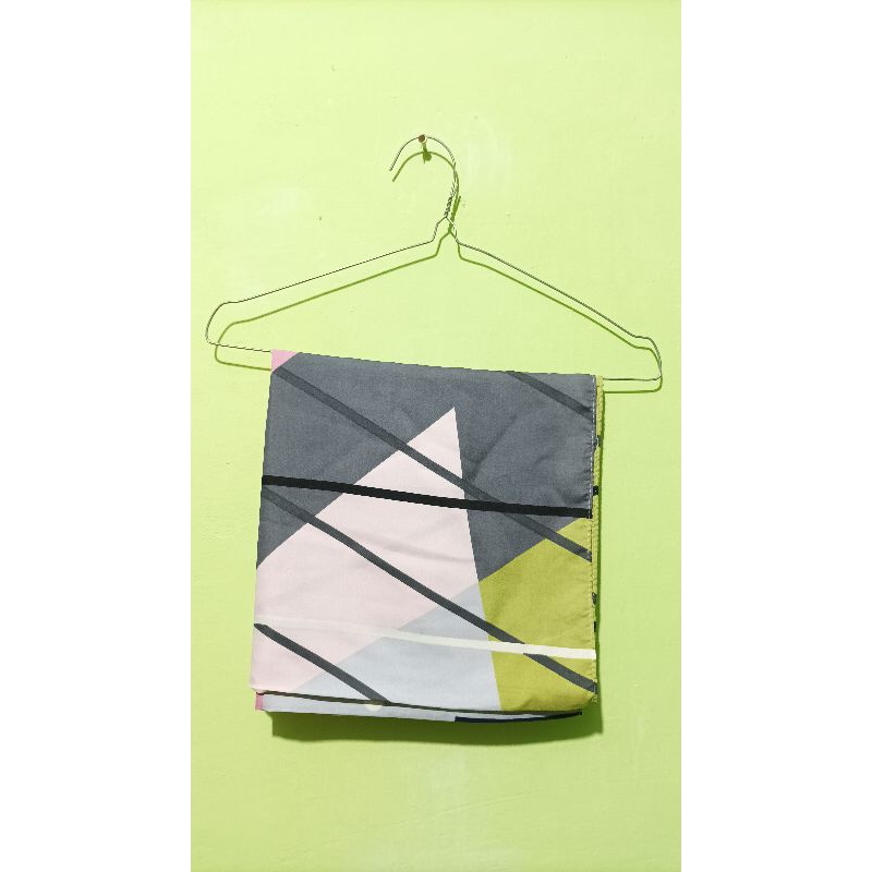 Preloved hijab segi empat