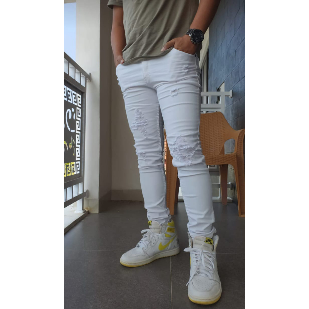 CELANA PANJANG PRIA SOBEK LUTUT PUTIH CELANA JEAN PANJANG PRIA SOBEK LUTUT WARNA PUTIH