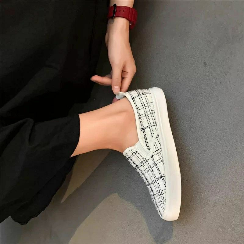 Sepatu spatu slip on slipon Main terbaru Anak muda remaja dewasa wanita cewe simpel trendi trendy ka