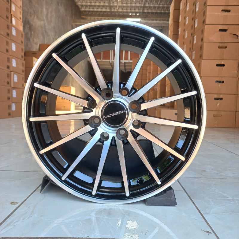 Vossen PCD 8 x 100/114 Black Polis R15