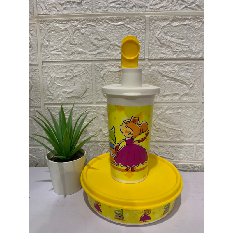 tempat Bekal Anak Satu set Tupperware