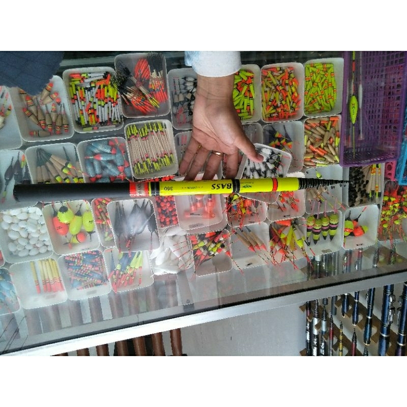 Tegek Kolong Ros Pendek Carbon Bass