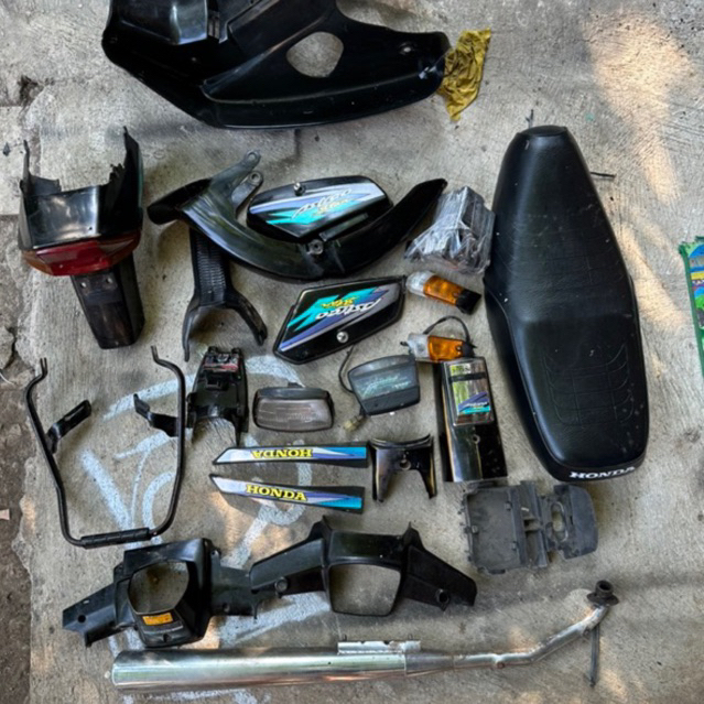 BODY SET ASTREA STAR ORIGINAL LEPASAN MOTOR SATU SET