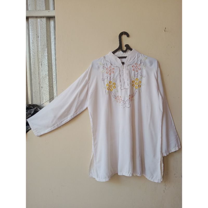 BLOUSE BORDIR BROKEN WHITE KATUN RAYON - ATASAN BAJU TUNIK WANITA - PRELOVED BY FIL