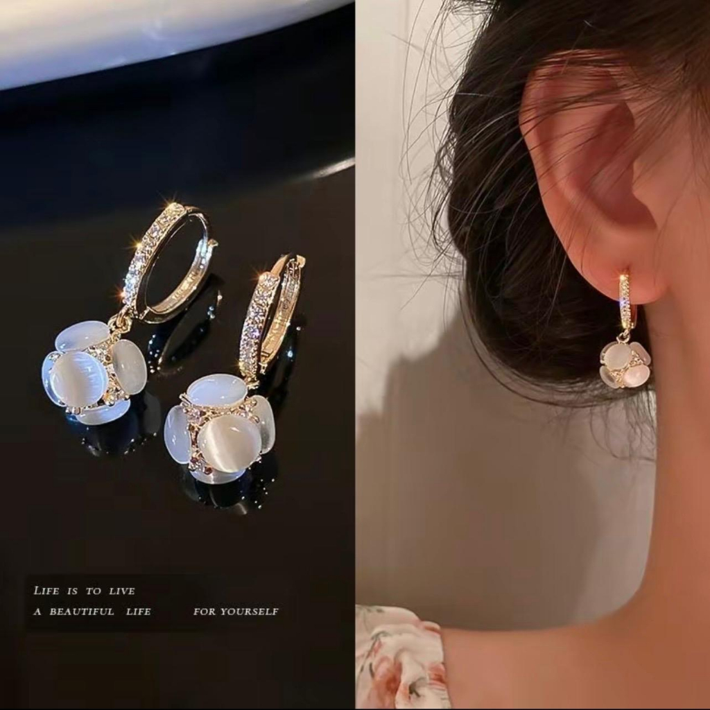 A52 (Beli 2 dapat Bonus) Anting permata Putih elegan original