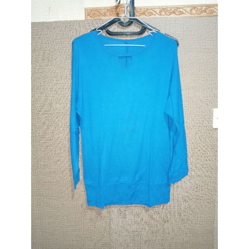 PRELOVED KAOS BIRU ELEKTRIK