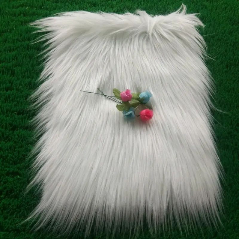 BULU KOREA/ KAIN BULU KOREA/ TAPLAK MEJA BULU PUTIH