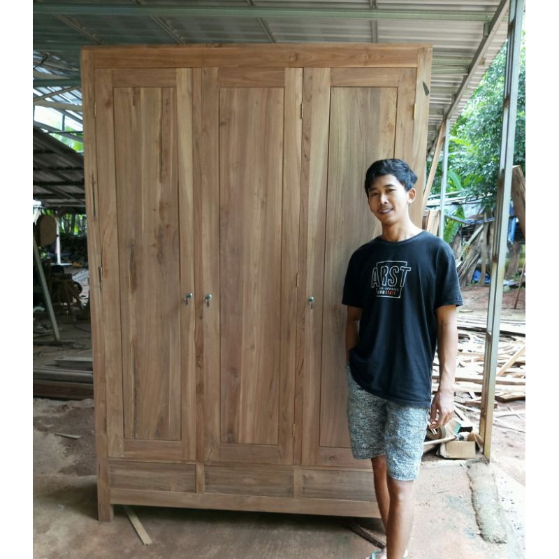 lemari pakaian minimalis pintu 3 kayu jati, lemari pakaian minimalis kayu jati