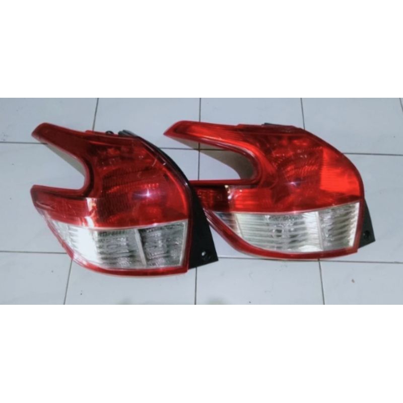 stoplamp yaris 2014