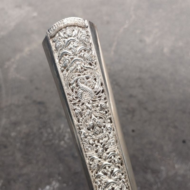 Pendok Keris Gaya Jogja Tatah Garap Alusan Bahan Full Perak