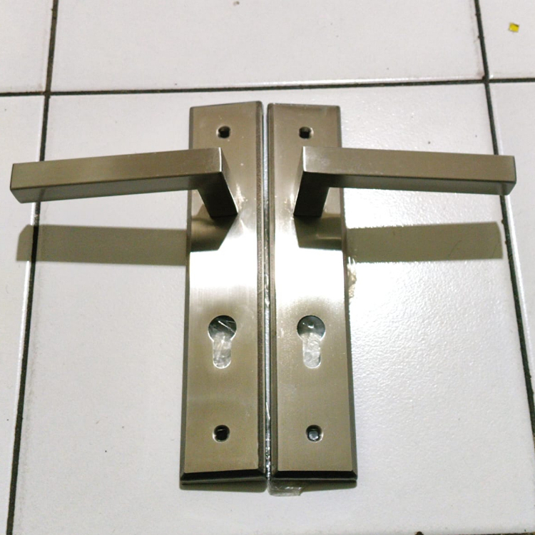 Handle pintu plat kotak minimalis stainless steel