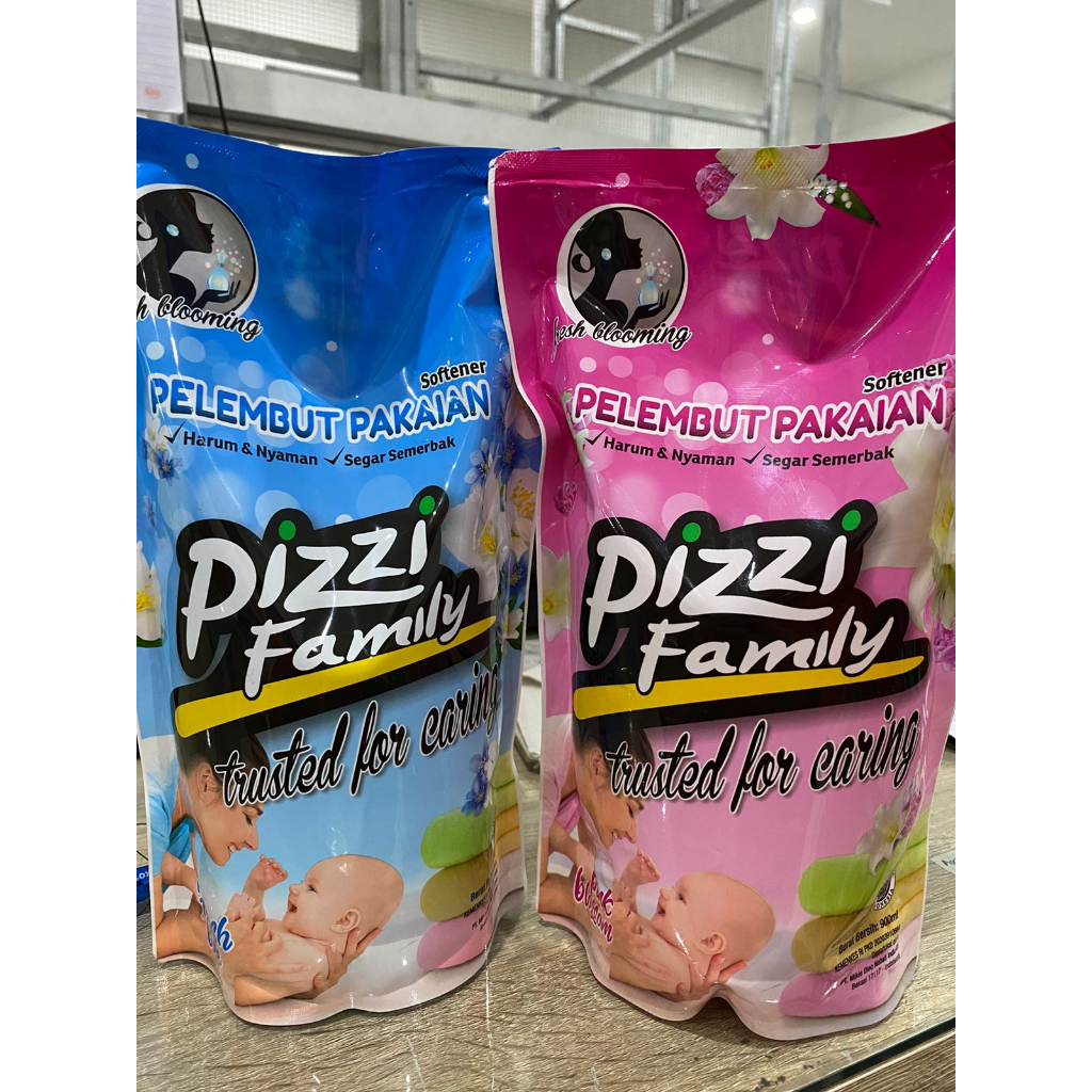Pizzi Softener Pelembut dan Pewangi Pakaian 900ml
