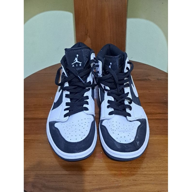 Sepatu Second Branded Jordan 1 Mid White Black Men's Size 41