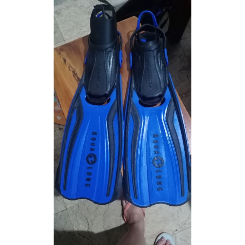 Aqualung wind fin for diving/snorkling preloved size medium.