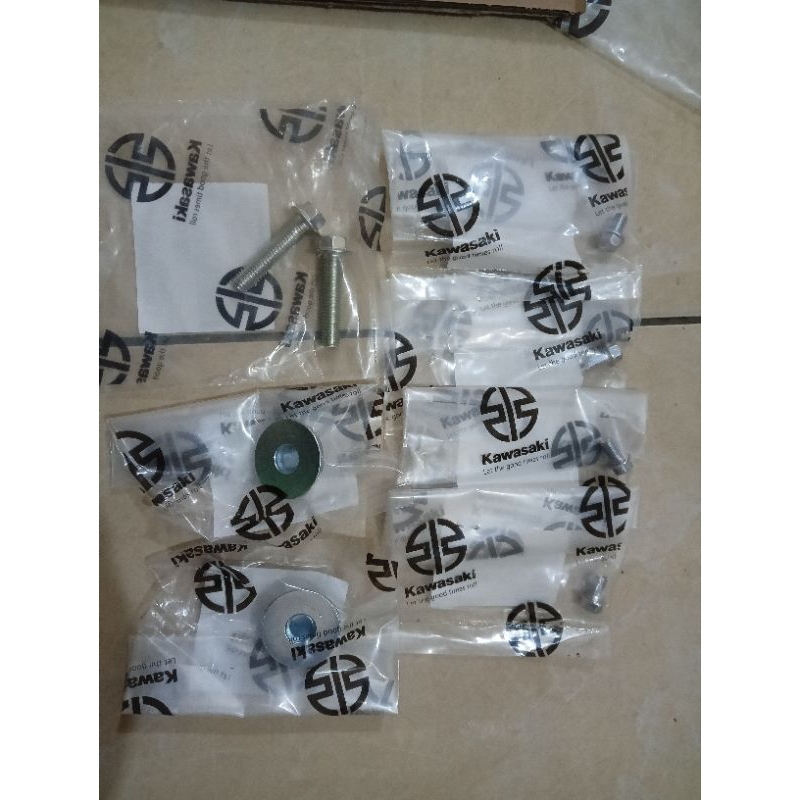 BAUT/BAUD BREKET KUPINGAN LAMPU DEPAN NINJA SS LAMPU BULET ORIGINAL
