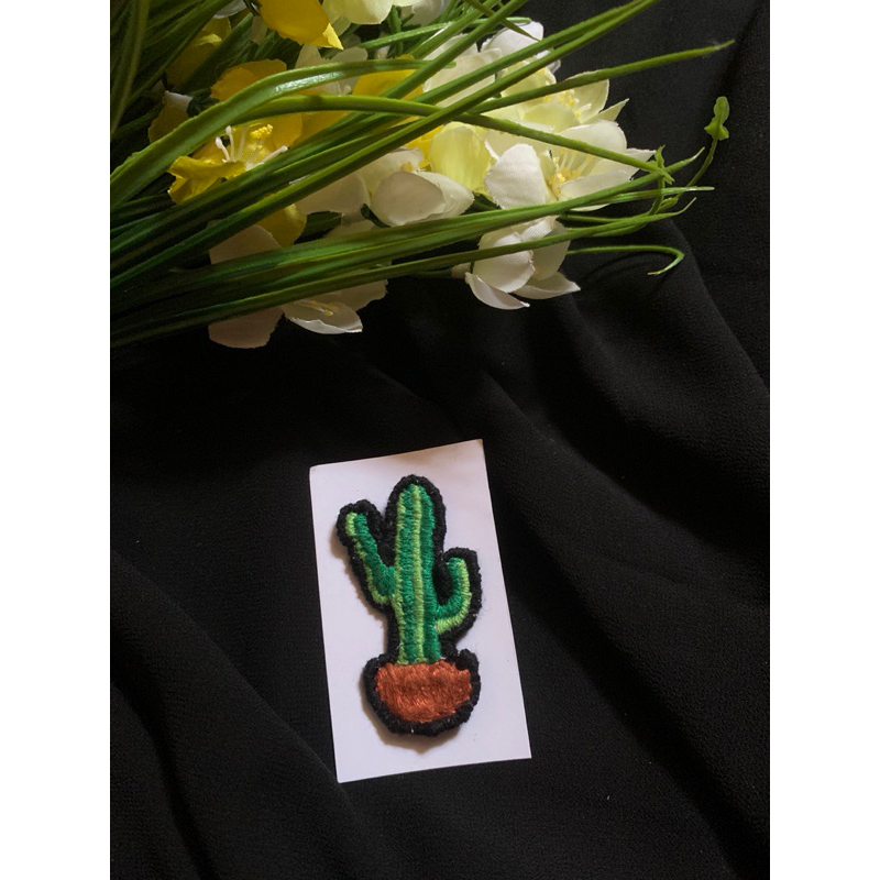 Pin/Patch Cactus Embroidery. Sulam motif kaktus