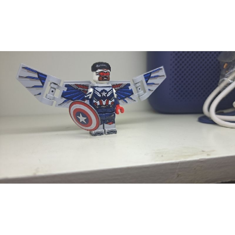 Lego minifigure falcon captain america original Lego cmf minifigure LEGO Original