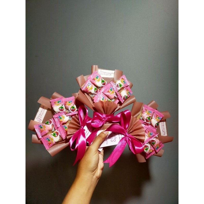 

mini gift bucket permen yupi