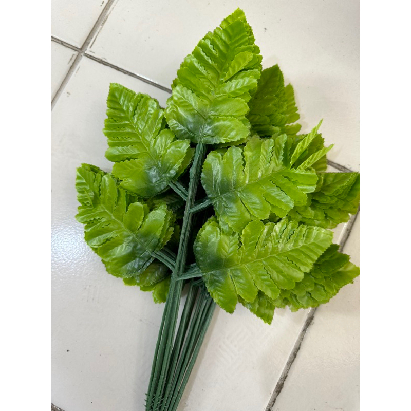 Daun pakis palsu plastik artificial imitasi dekorasi (12batang)