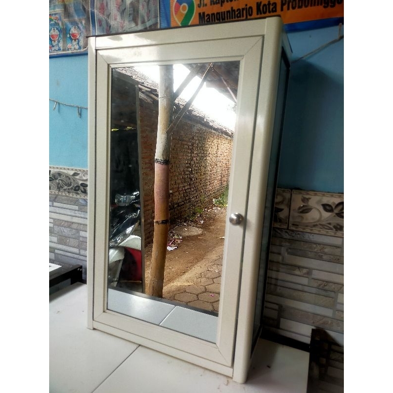 Lemari kaca cermin rias dinding rak kosmetik | lemari makeup