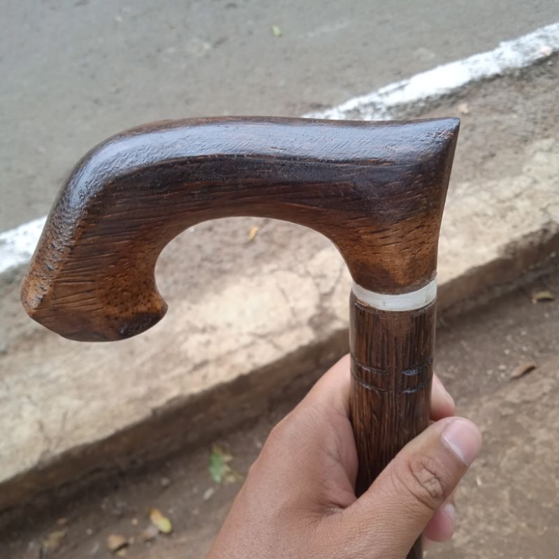 Tongkat kayu ruyung aren tua