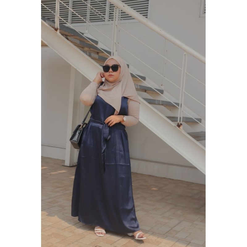 Megumi Long Dress Polos Tanpa Lengan