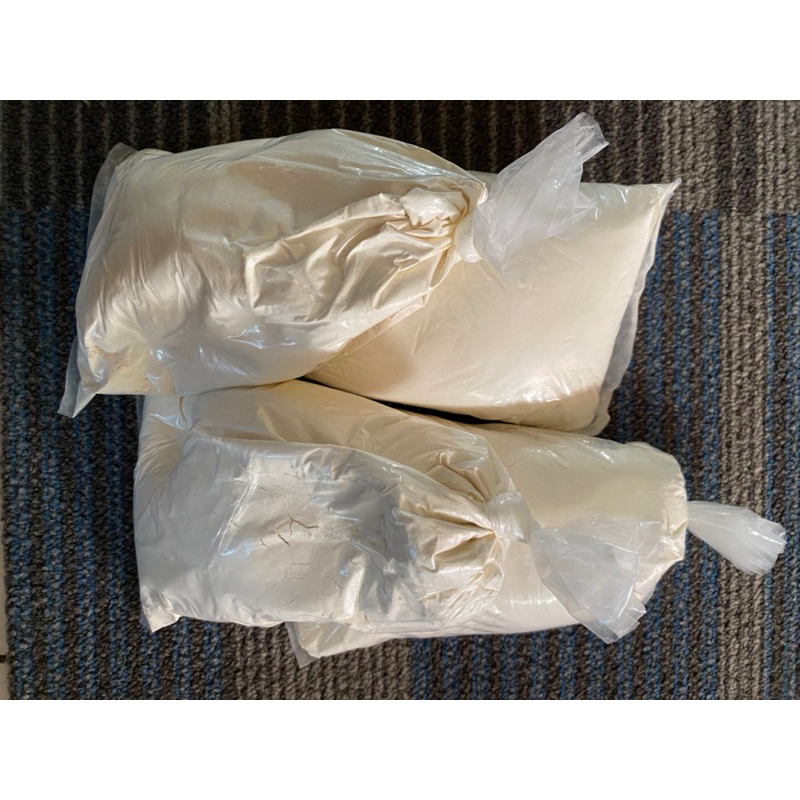 

Terigu PROTEIN SEDANG 500gr CURAH