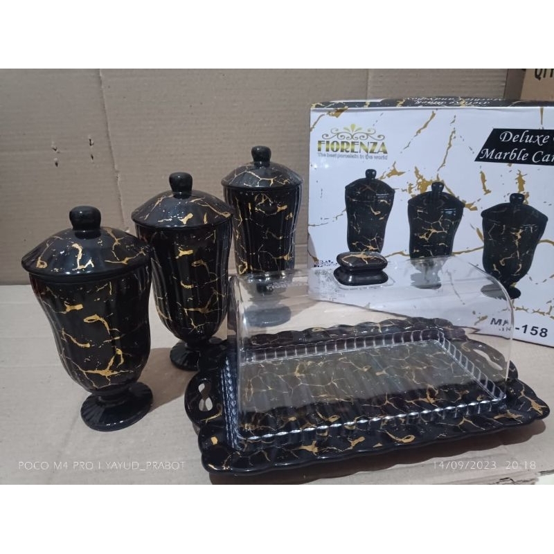 Satu Set Toples Fiorenza dan Tempat Roti Marbel Fiorenza
