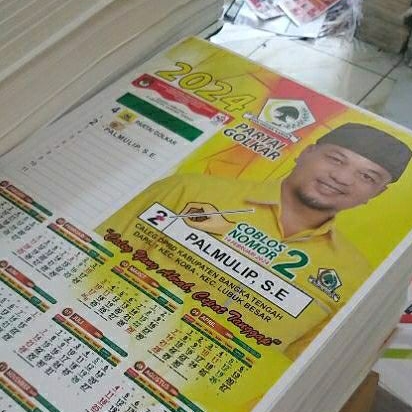 

Kalender dinding caleg partai bahan duplek 250gsm Uk: 50x34.5cm Finishing Lobang atas Ring