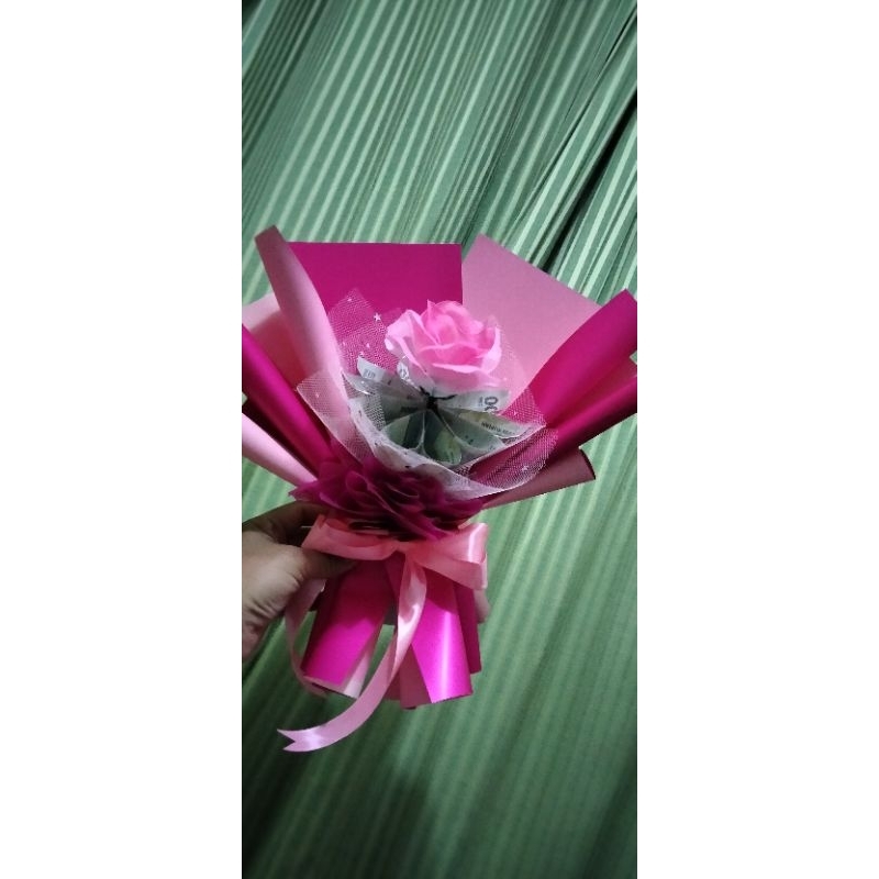 Buket Uang bentuk Bunga