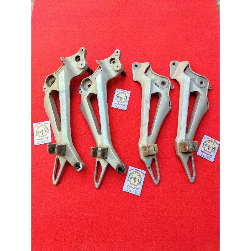 Footstep Fostep Belakang Supra X 125 DD TR Double Disc Original