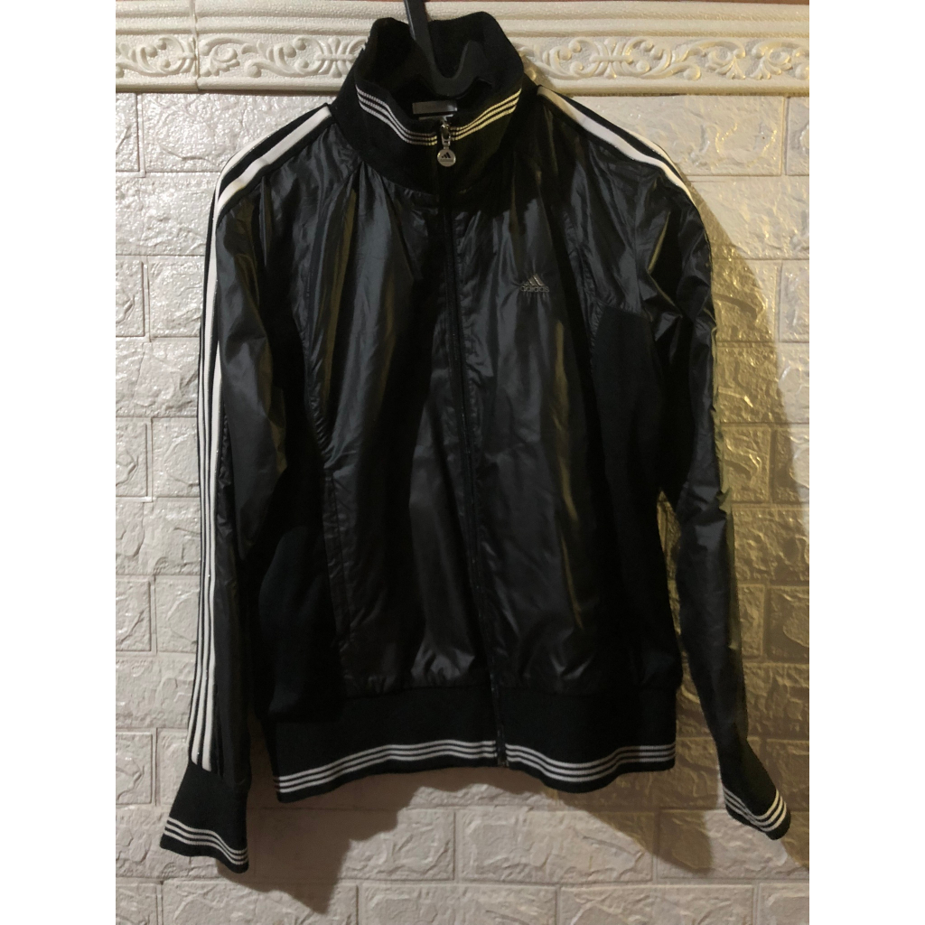 Dijual saja Jaket ORIGINAL ADIDAS bahan parasut Ukuran M (USA) second bekas