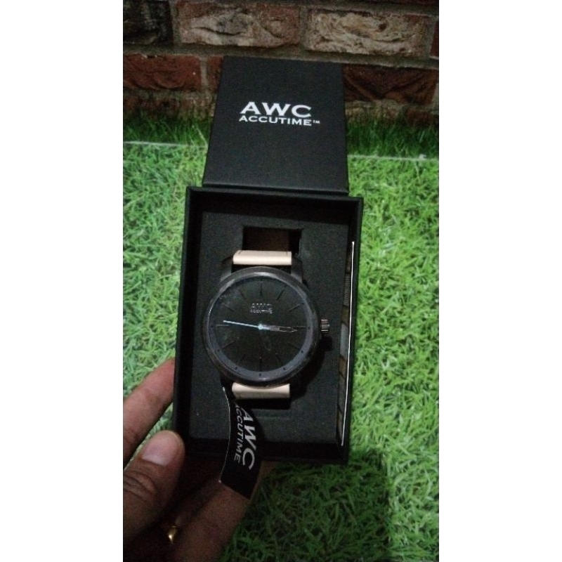 jam tangan pria Awc accutime