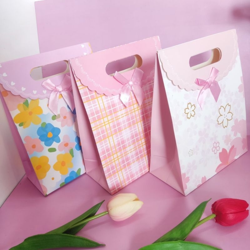 

PAPER BAG UKURAN XS ( 16,5 X 21 X 8 CM )